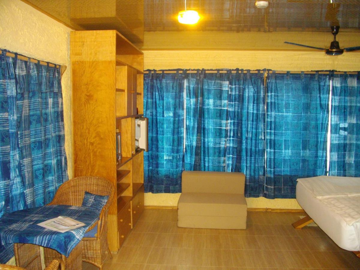 Biriwa Beach Hotel Room photo